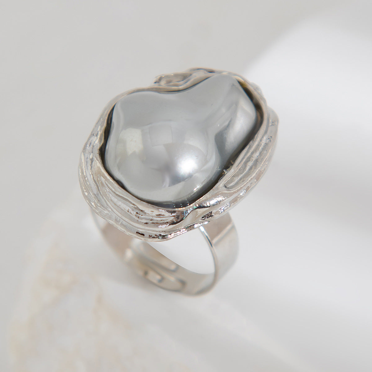 Wholesale Alloy irregular baroque inlaid shaped pearl ring vintage